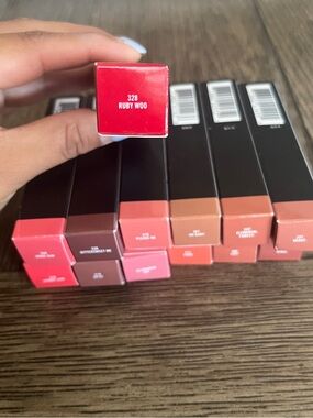 MAC Cosmetics Lipglass Ruby Woo 328